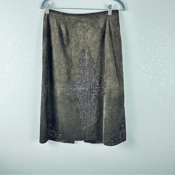 Tracy Reese Dresses & Skirts - Tracy Reece Brown suede skirt size 6